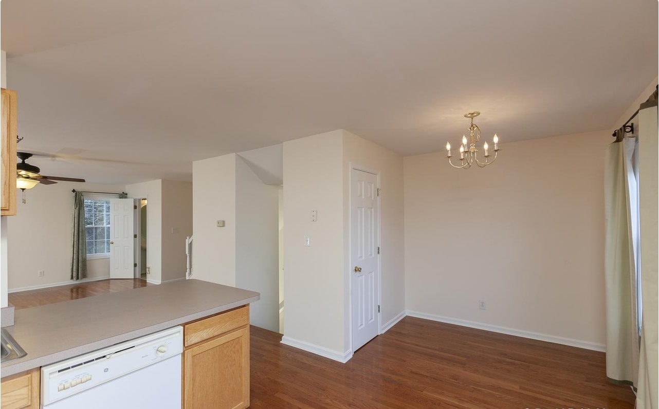 Building Photo - 106 Sir Washington St