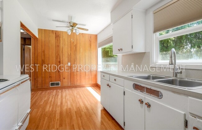 Building Photo - 11356 NE Glisan St