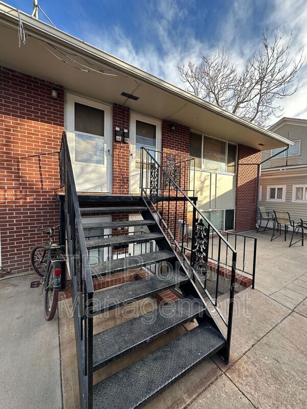 Building Photo - 1517 10th Ave