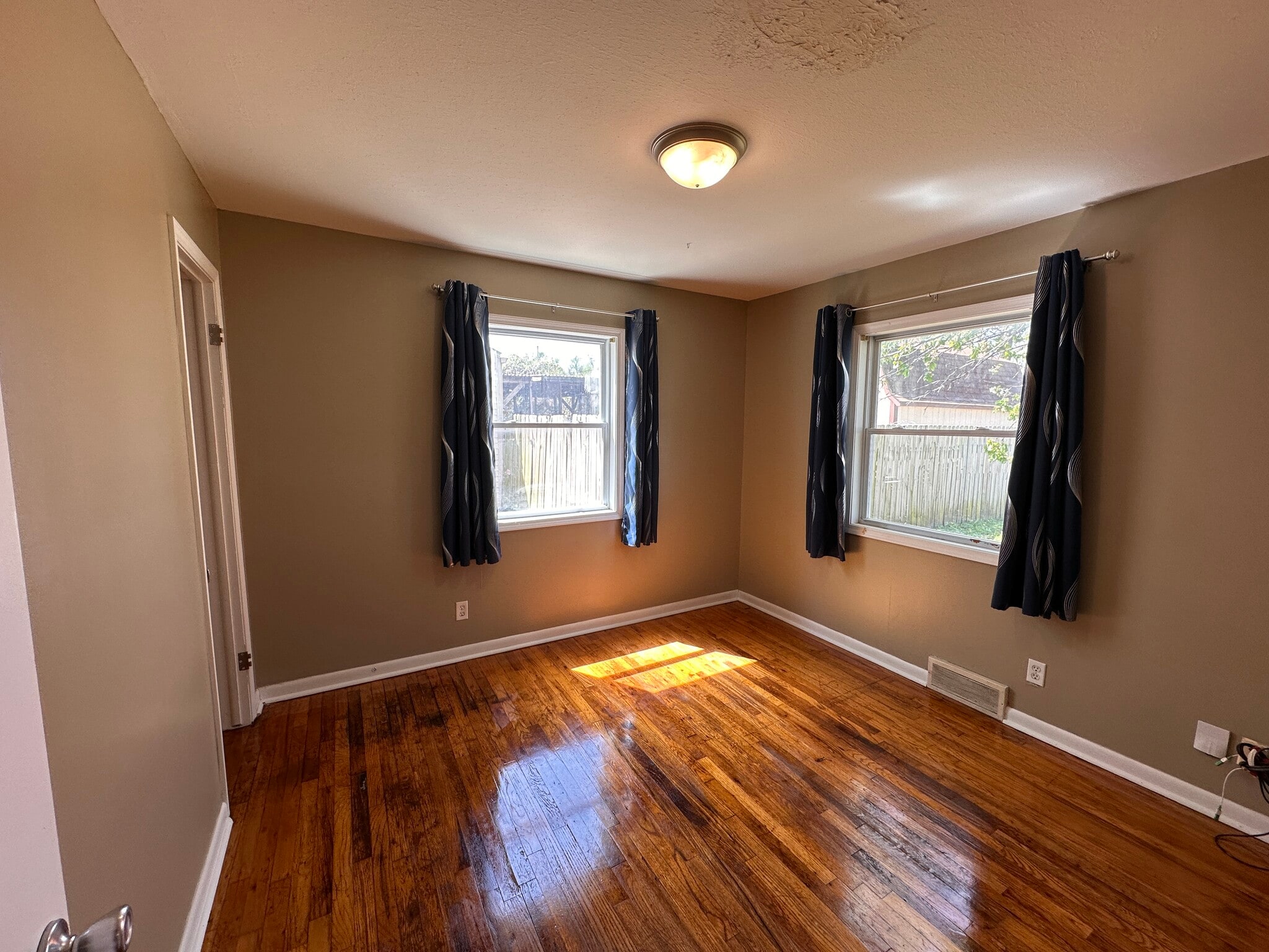 Building Photo - 345 Turkle Ave