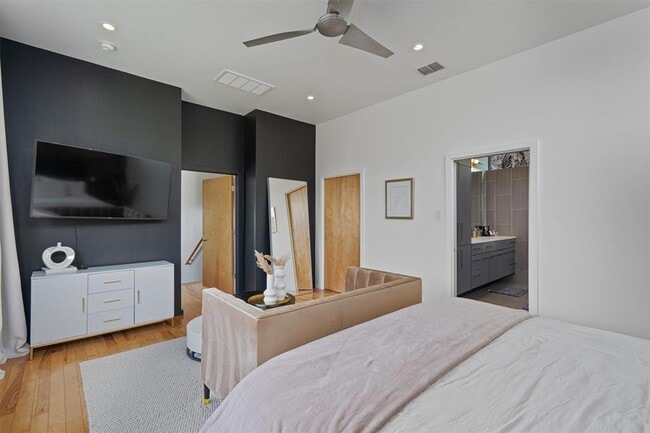 Building Photo - 1302 Socorro Dr