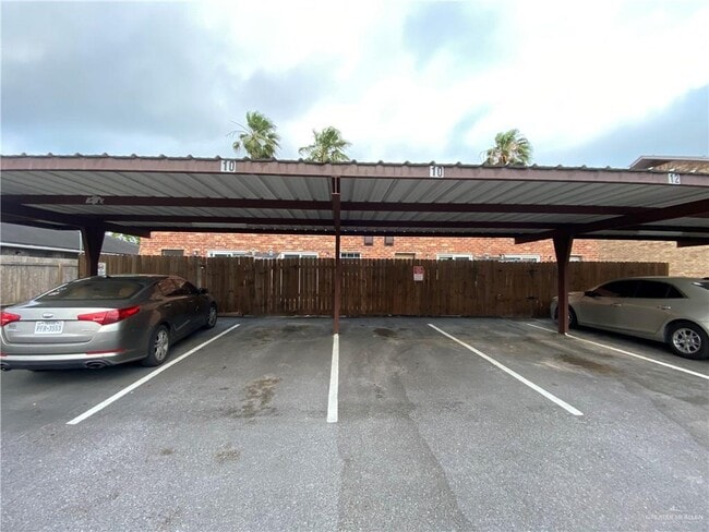 Building Photo - 11-25 1/2 N 25 1/2 St