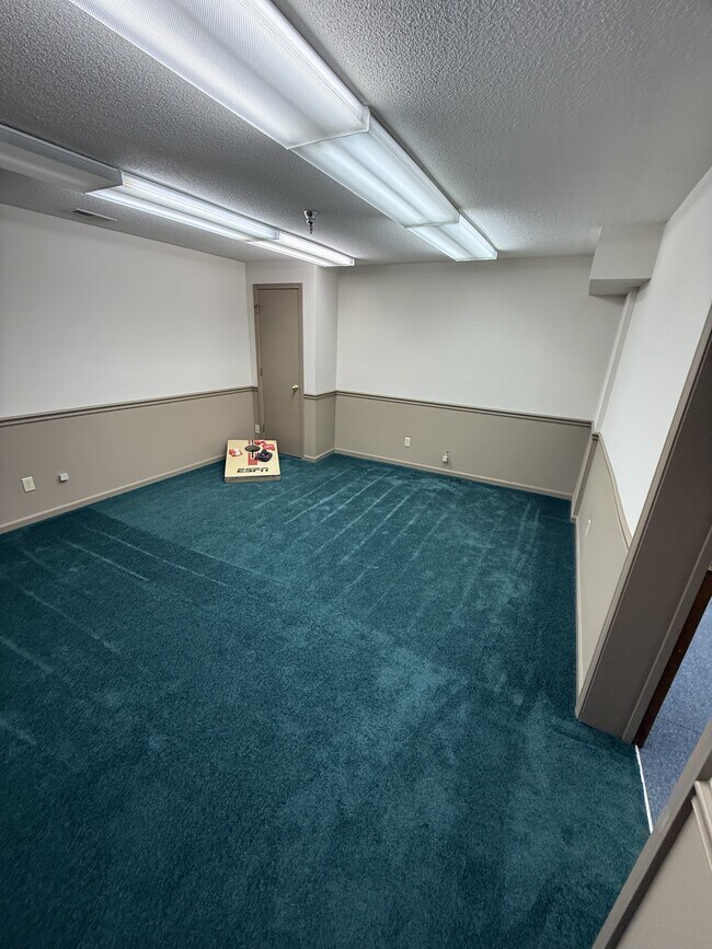 Building Photo - 1056 N University Blvd