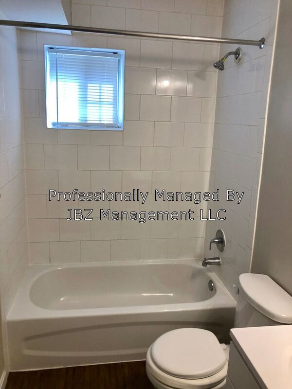 Building Photo - 1625 Ingleside Ave