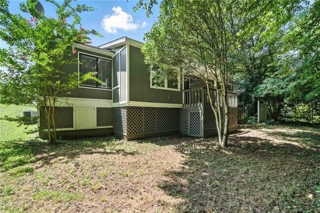 Building Photo - 3045 Wildflower Ln SW