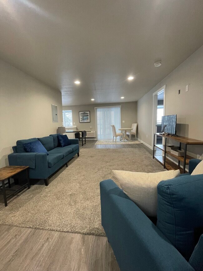 Building Photo - Grand Coulee Apartments