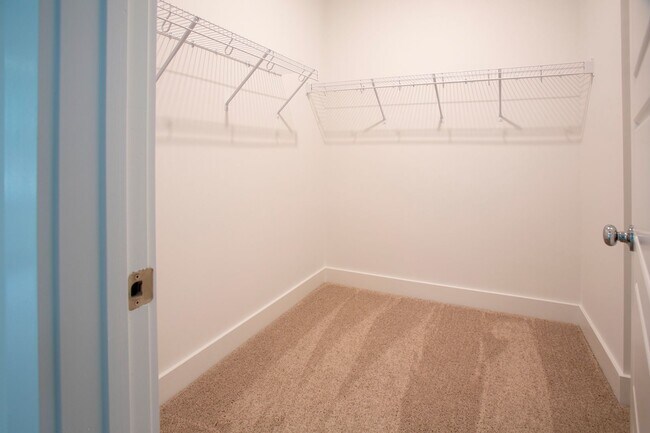 Building Photo - Chatham Park *Like New* Late July availability!