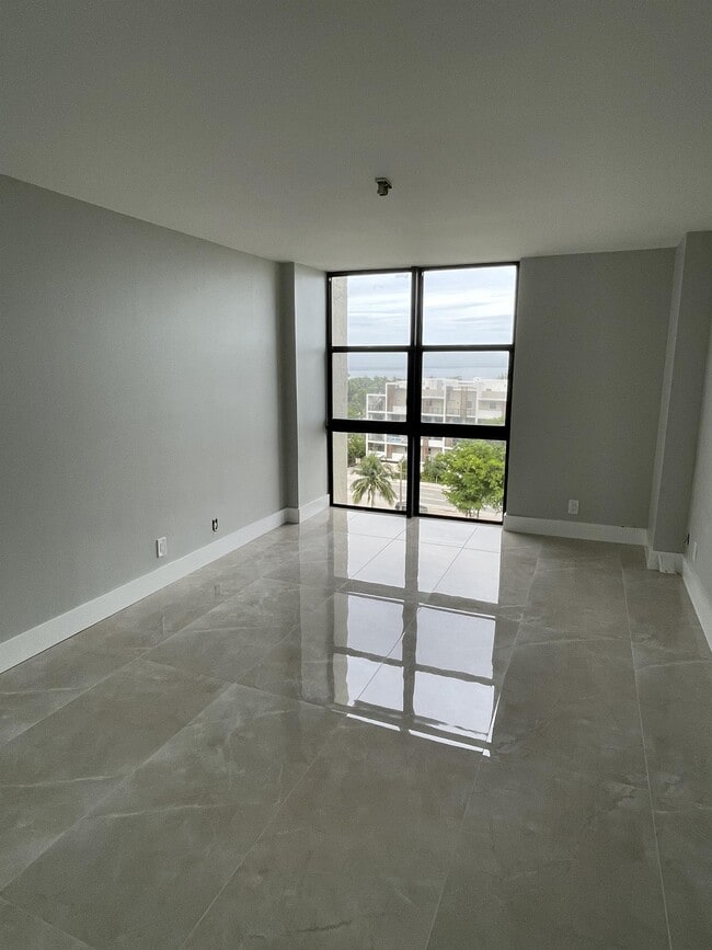 Building Photo - 3031 N Ocean Blvd