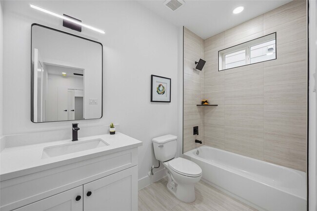 Building Photo - 2014 Yates St