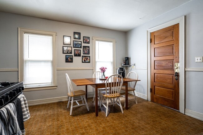 Building Photo - 2971 N Murray Ave