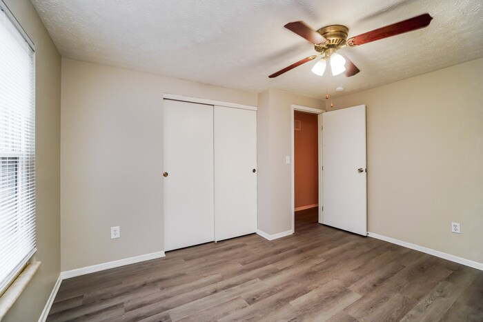 Building Photo - 675 Cherryhaven Dr