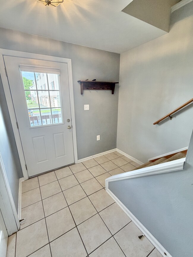 Building Photo - 1601 Thistle Dr