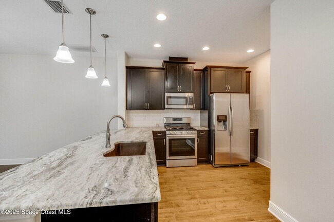 Building Photo - 8233 Loren Cove Dr