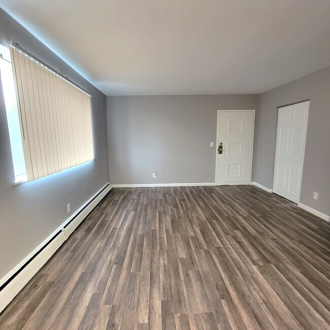 Building Photo - King Towers Apartments