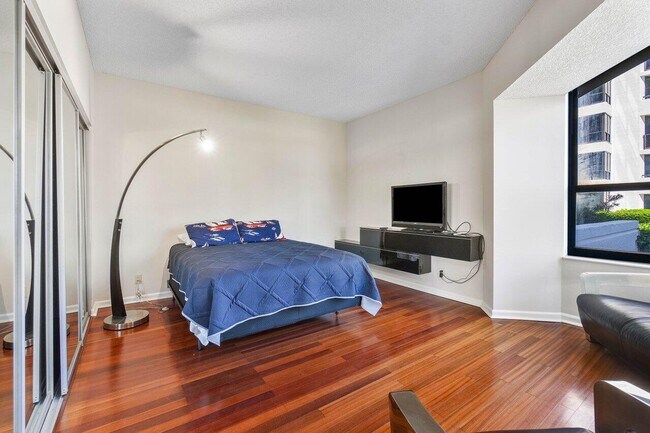 Building Photo - 3120 S Ocean Blvd