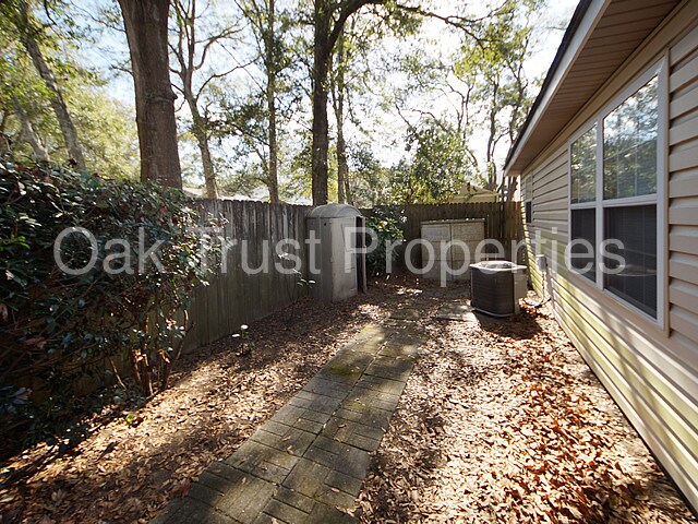 Building Photo - 733 Fort Johnson Rd