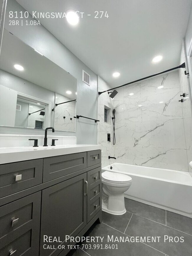 Building Photo - UPDATED 2 BEDROOM HOME - PRVATE BACK YARD ...