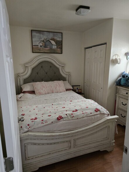 Bedroom 1 - 4758 Walnut Ave