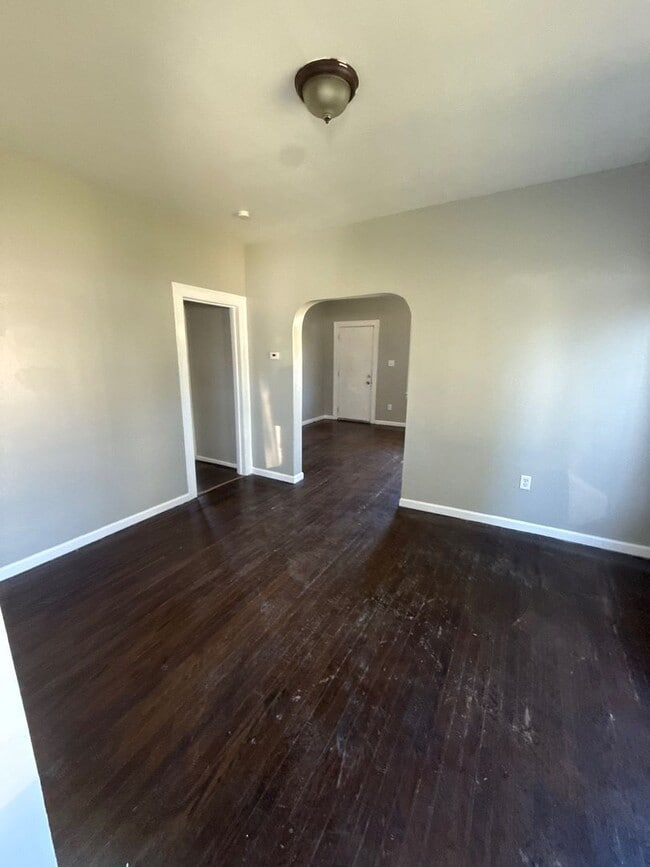 Building Photo - 4 Bedroom 2 Bath Home in Lincoln Park