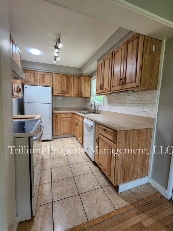 Building Photo - 5114 SE 51st Ave