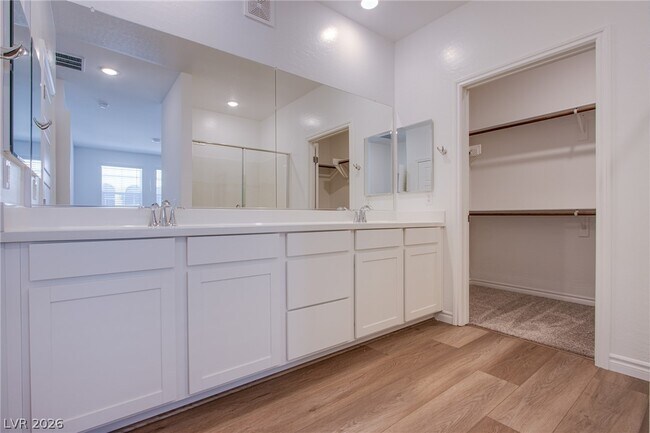 Building Photo - 2555 Hampton Rd