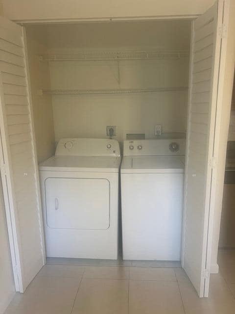 Building Photo - 639 Executive Center Dr