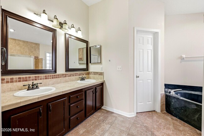 Building Photo - 2928 Waters View Cir