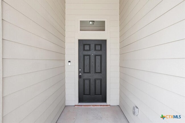 Building Photo - 515 Cross Dr.