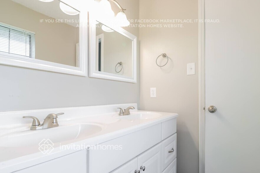 Building Photo - 380 Alpine Dr