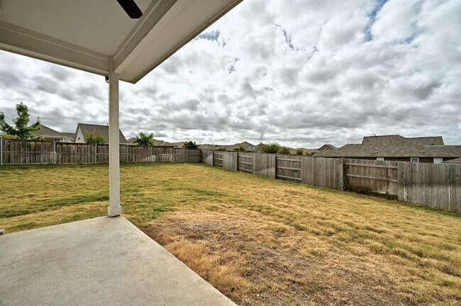 Building Photo - 174 Silktassel Way