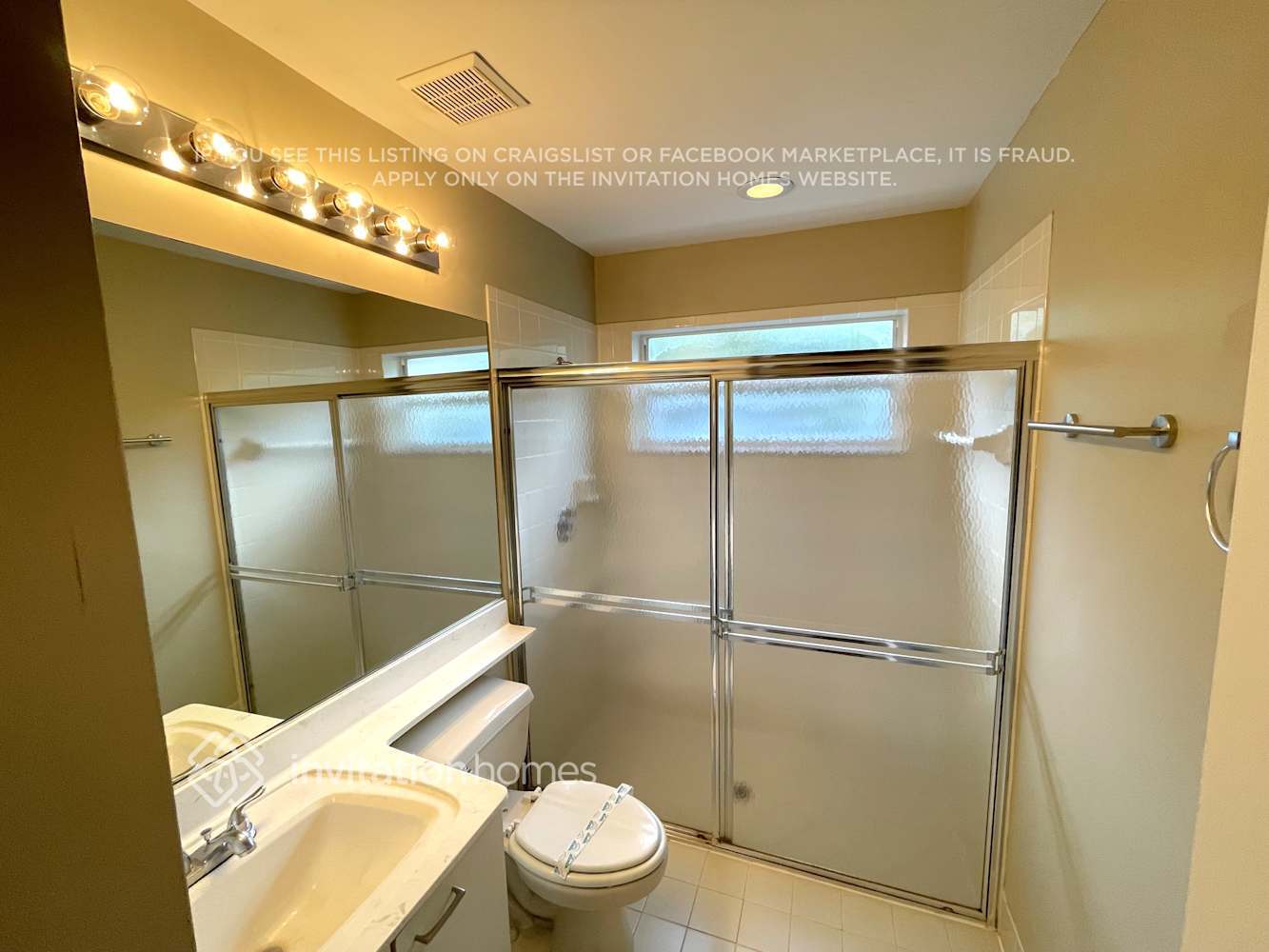 Building Photo - 5831 NW 40th Ln