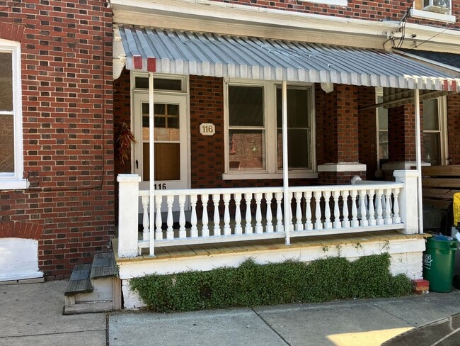 Primary Photo - 116 N Marshall St