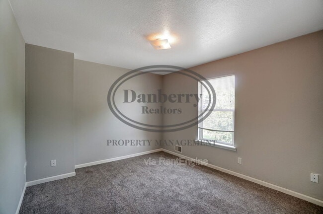 Building Photo - 3612 Willow Run Dr