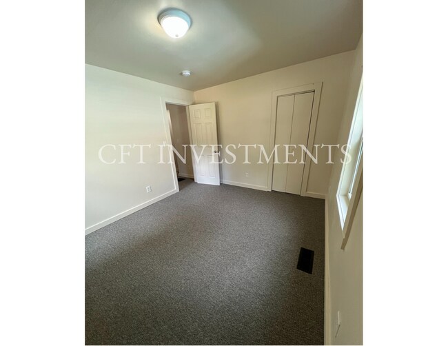 Primary Bedroom - 507 N Washington St