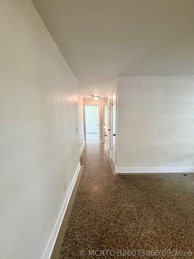 Building Photo - 3820 SW 61st Ave