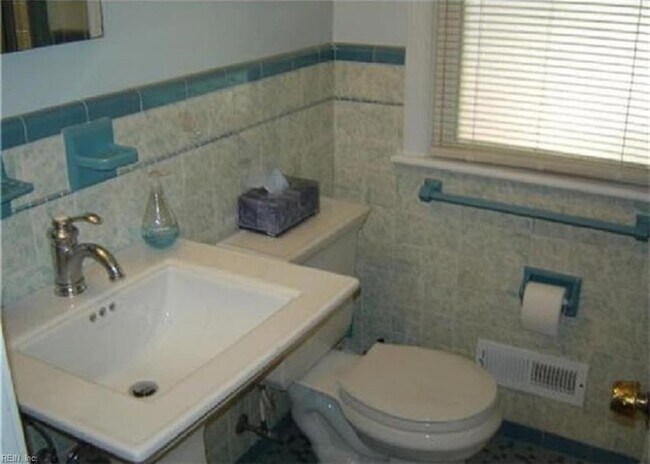 Building Photo - 4632 Curtiss Dr