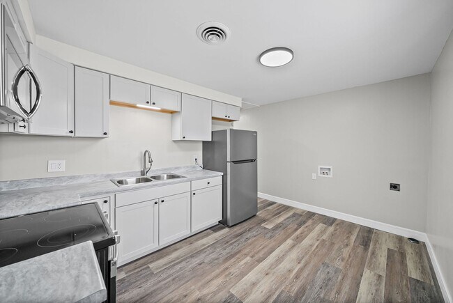 Building Photo - 135 Tandy Dr