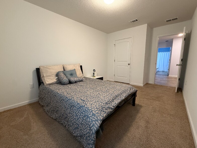 Building Photo - 831 Moorhen Wy