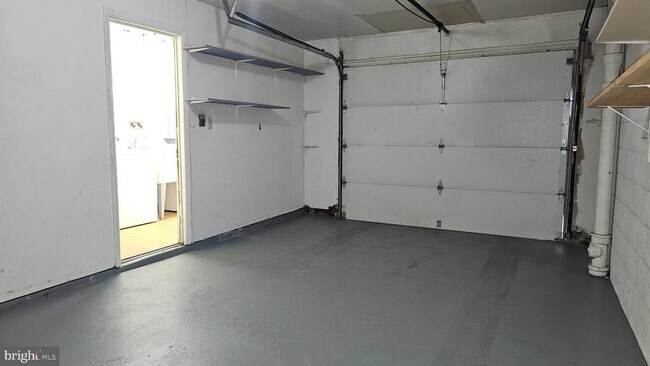 Building Photo - 117 Hamlet Dr