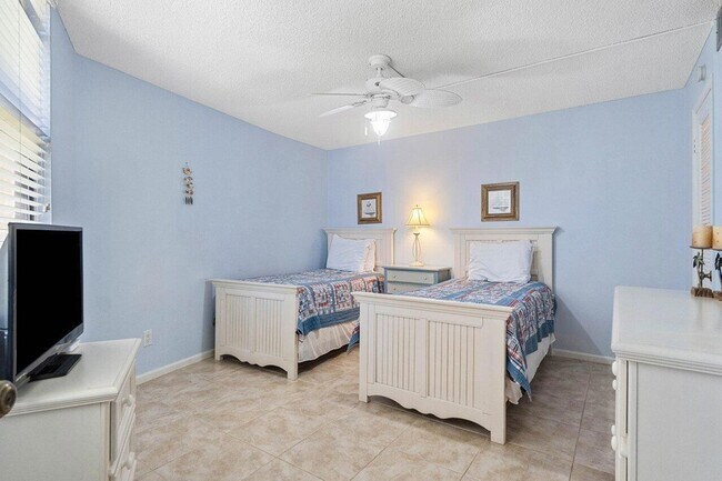 Building Photo - 2800 N Ocean Dr