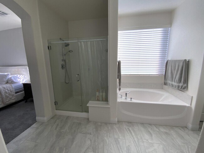 Building Photo - 799 Flowing Meadow Dr