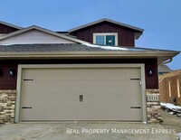 Building Photo - 3 Bed 2 Bath in West Sioux Falls