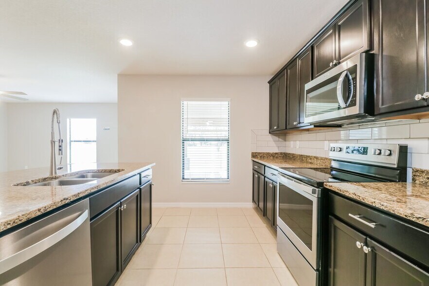 Building Photo - 6519 Redbay Dr