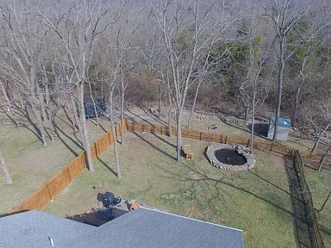 Building Photo - Here is your chance for a fancy 4 bedroom,...