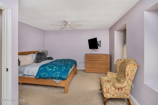 Building Photo - 15 Stirrup Dr