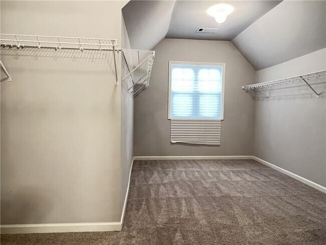 Building Photo - 4675 Silver Oak Dr SW