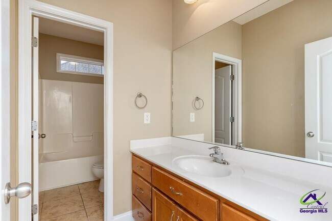 Building Photo - 601 Huntwood Ln