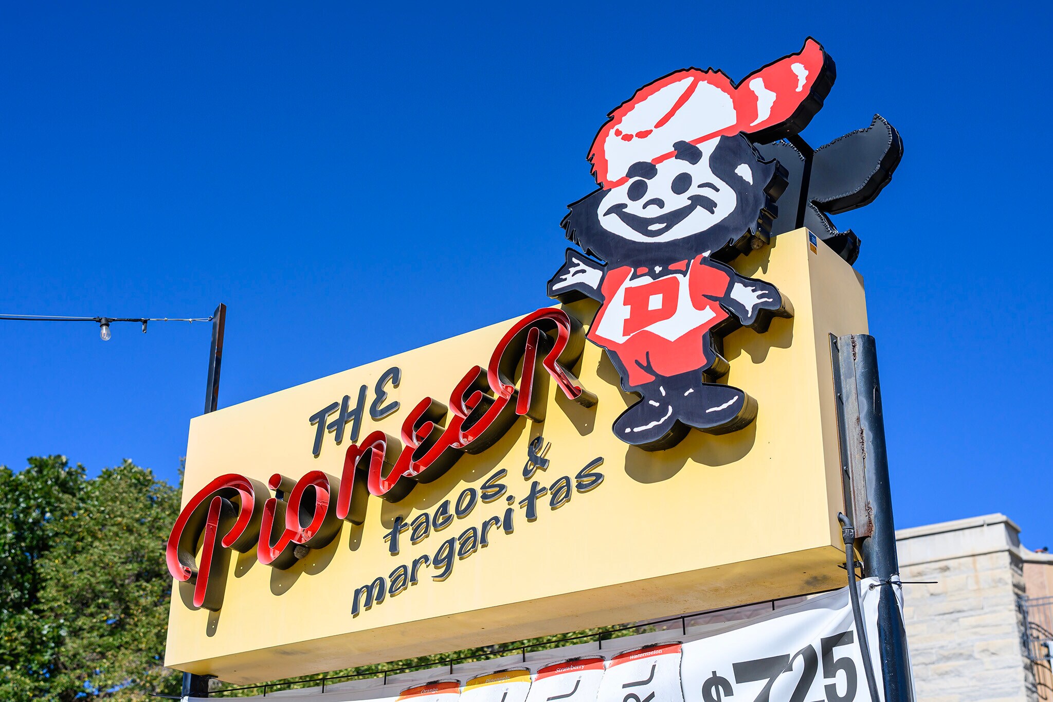 Building Photo - 2435 S Race St