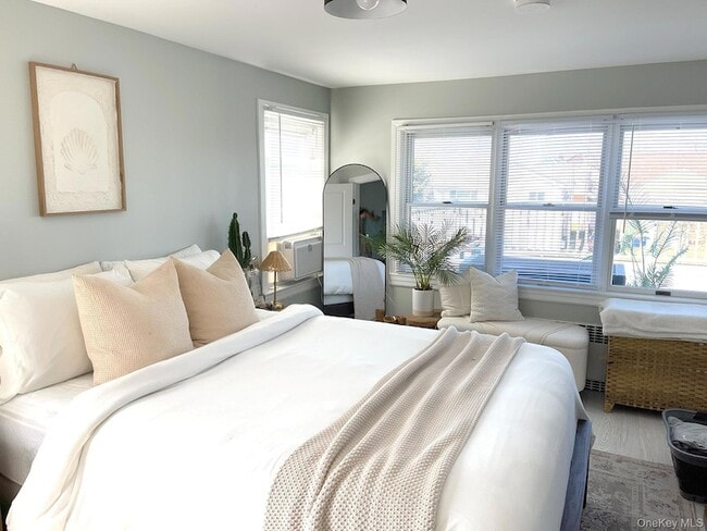 Building Photo - 128 Roosevelt Blvd