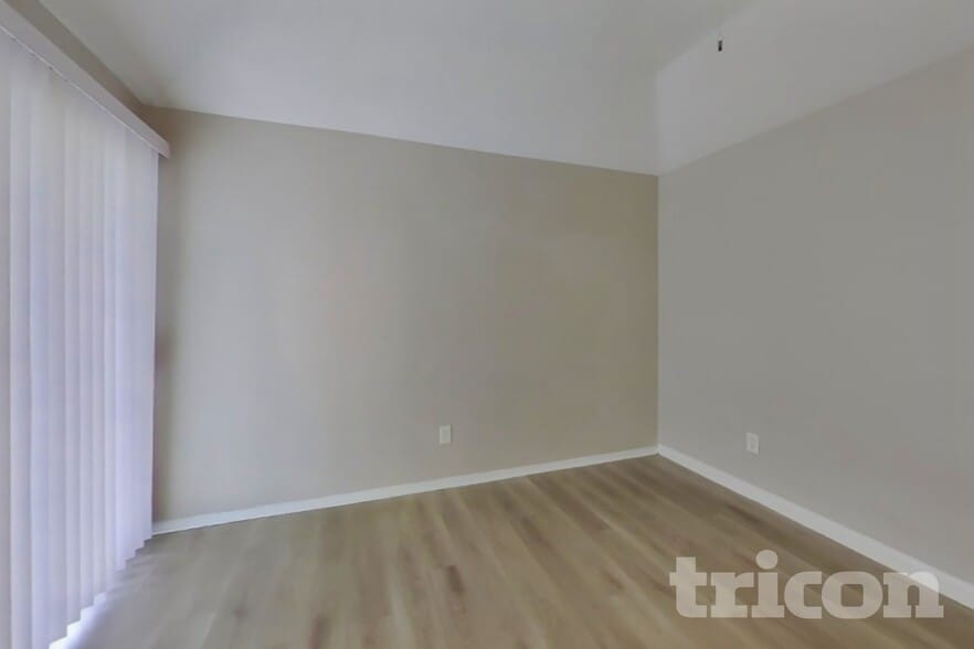 Building Photo - 14831 Waterside Dr